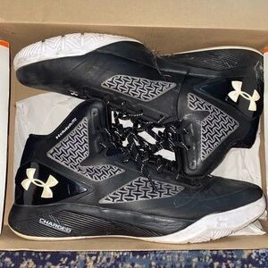 Under Armour Men's Clutchfit Drive 2 Ii Basketball Shoe - Black/White
